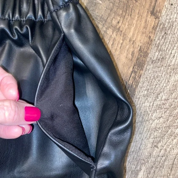 NWT LOFT Faux Leather Black Skirt medium - Picture 4 of 8